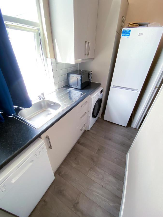 Stylish 1 Bedroom Flat In Wood * Londra