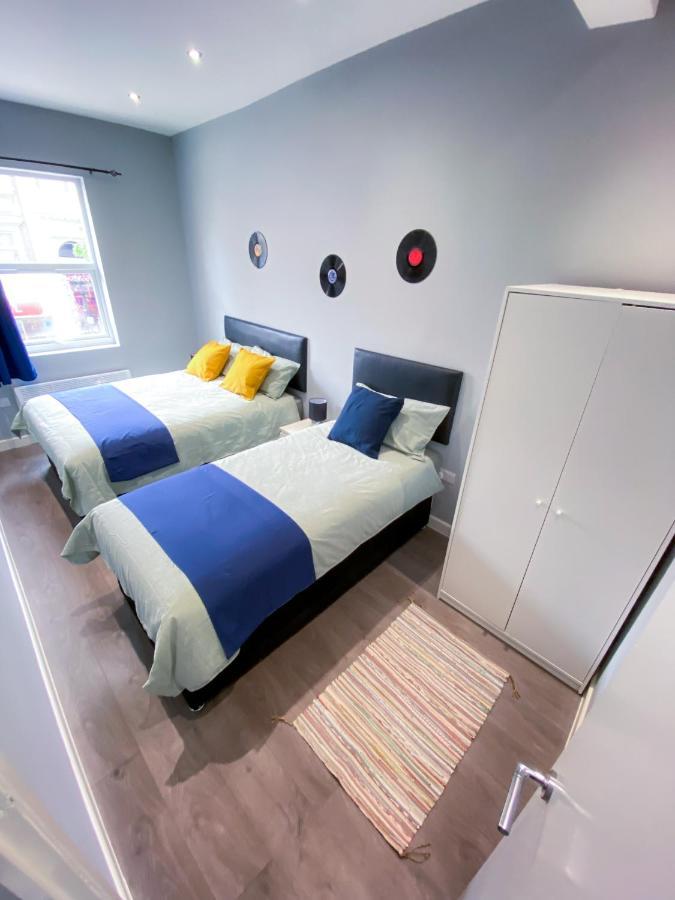 Stylish 1 Bedroom Flat In Wood Londra