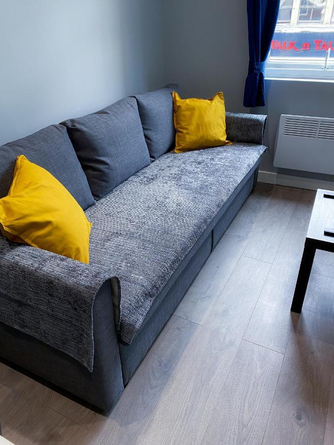 Stylish 1 Bedroom Flat In Wood Londra